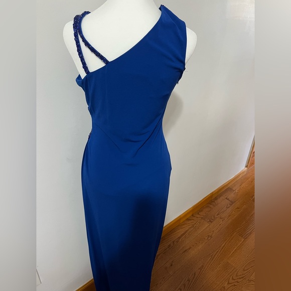 Perfect for any formal events. Only worn once. - Picture 2 of 5